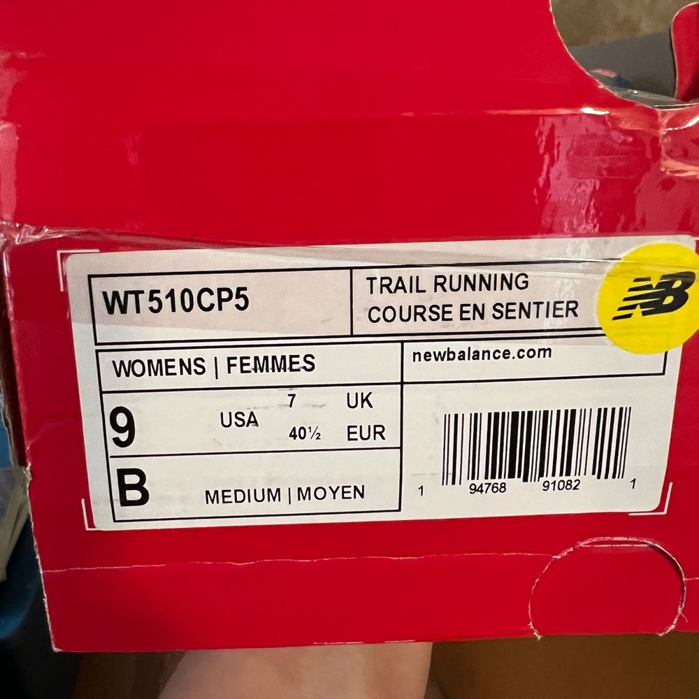 New Balance Women’s Trail Running 9B shoes